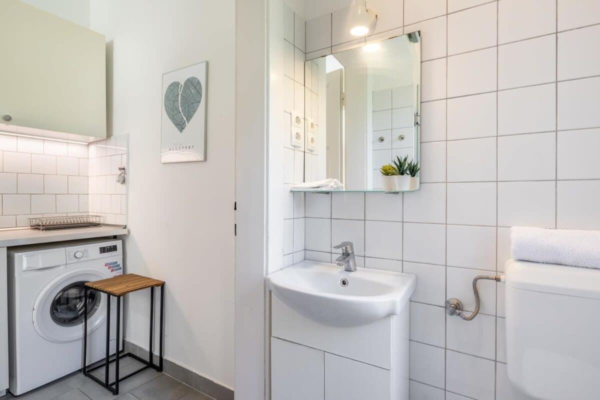 Lovely & Cozy Home With A C Будапеща Екстериор снимка